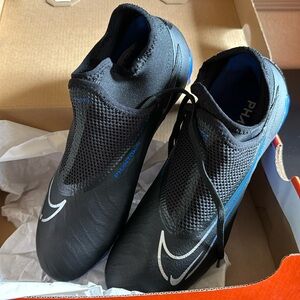 Men’s soccer cleats Brand new